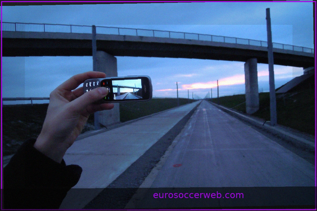 Lyon Frustrates Fenerbahce - Zagreb Blows 2-0 Lead