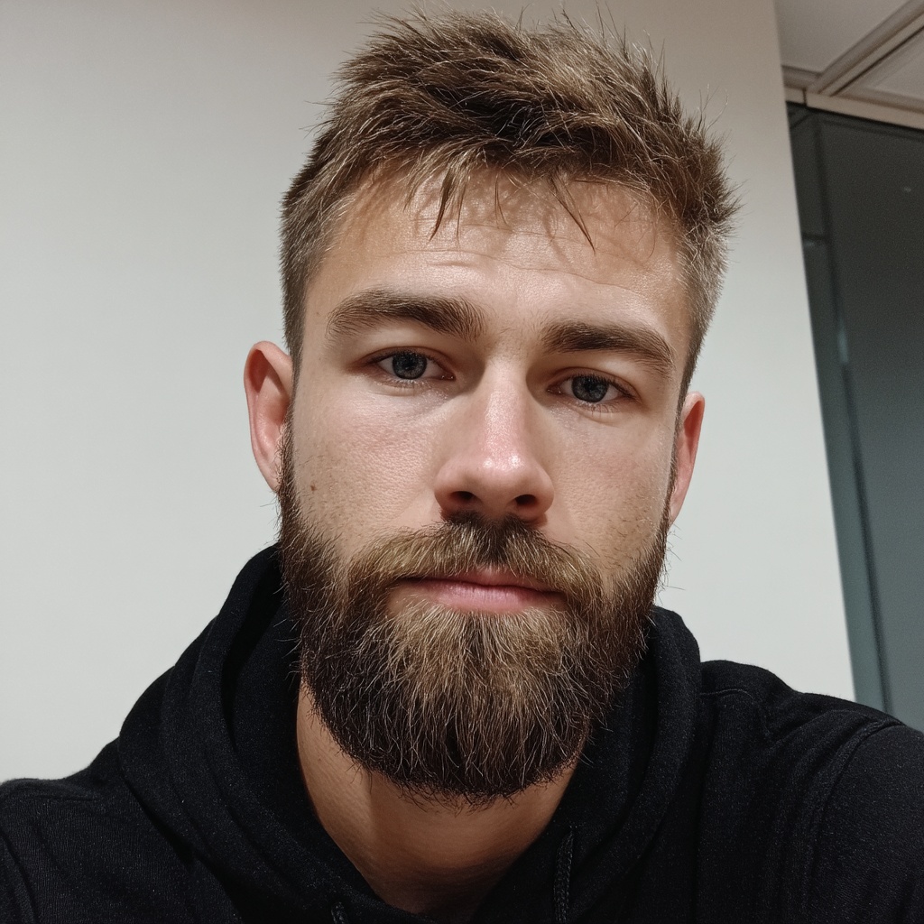 <strong>Elliot Hathaway</strong><br>E-mail: elliot.hathaway@eurosoccerweb.com
